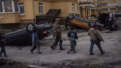 रूसी मिसाइलों से तबाह हुआ यूक्रेन के मिकोलीव का एयरपोर्ट, जापान ने कड़े प्रतिबंधों काे दी मंजूरी