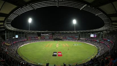 IPL 2022, CSK vs MI: Power cut at Wankhede leads to DRS shortage, netizens in split