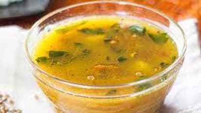 அடிக்கடி சளிப் பிடிக்குதா? மழைக்காலத்திற்கு ஏற்ற இந்த குழம்பு தான் உங்களுக்கு பெஸ்ட்!