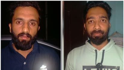 കരിപ്പൂരിൽ ഒരു കോടി രൂപയുടെ സ്വര്ണ്ണം പിടികൂടി; രണ്ട് യാത്രക്കാരും സ്വീകരിക്കാനെത്തിയ നാലുപേരും പിടിയില്