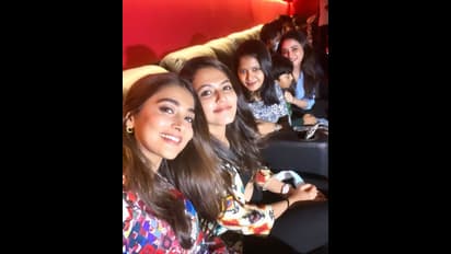 Beast Movie FDFS : థియేటర్ లో పూజా హెగ్దే, అనిరుధ్, నెల్సన్ సందడి.. కిక్ ఫీల్ అయిన ఆడియెన్స్..