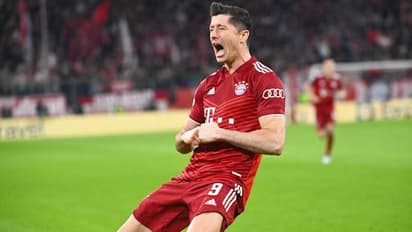 ബാഴ്സലോണ പെട്ടു? ലെവൻഡോവ്സ്കിയെ സ്വന്തമാക്കാന് രണ്ട് വമ്പന് ക്ലബുകള് കൂടി രംഗത്ത്