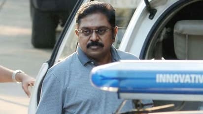 சின்னம் தொடர்பான வழக்கில் டிடிவி தினகரனுக்கு சம்மன்... ஏப்.21ல் மீண்டும் ஆஜராக உத்தரவு!!