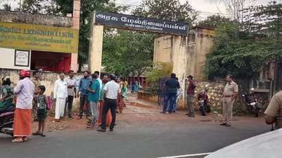 அரசுப் பள்ளி ஆசிரியை மத மாற்றமா.?? லாவண்யா விவகாரம் போல களமிறங்க இந்துத்துவா அமைப்புகள் பிளான்.