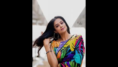 Priyamani: కుర్ర భామలా ఆ ఫోజులు చూశారా.. చీరకట్టులో ప్రియమణి నడుము అందాలు, మైండ్ బ్లోయింగ్ పిక్స్  