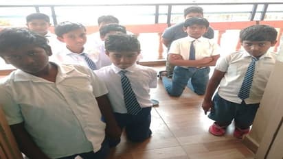 హోంవర్క్ చేయలేదని మోకాళ్లమీద కూర్చోబెట్టి.. ఫొటో తీసి, షేర్ చేసిన టీచర్.. సస్పెండ్...