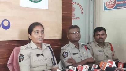 విశాఖ జిల్లాలో విద్యార్ధుల డ్రగ్స్ దందా: ముగ్గురు అరెస్ట్