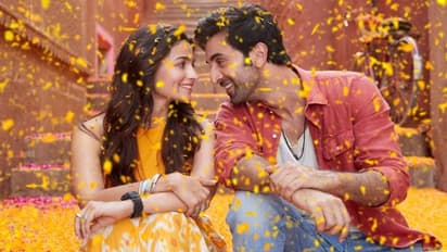 Ranbir-Alia Bhatt : బ్యూటీఫుల్ గ్లింప్స్ తో రన్బీర్, అలియాకు అయాన్ ముఖర్జీ శుభాకాంక్షలు.. ఆ తేదినే వెడ్డింగ్!