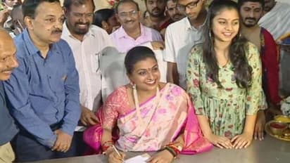 పర్యాటక శాఖ మంత్రిగా బాధ్యతలు చేపట్టిన రోజా: ఆ ఫైల్ మీద తొలి సంతకం..