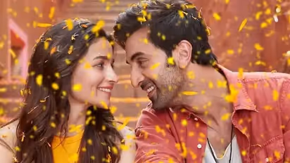 पहले होगी चूड़ा-पगड़ी की रस्म फिर दुल्हनिया आलिया भट्ट को लाने बरात लेकर निकलेंगे रणबीर कपूर