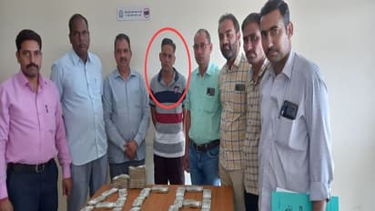 राजस्थान में ACB का एक्शन : सीनियर अफसर के घर पहुंचाने जा रहा था कैश, नोट इतने कि दो बैग भी कम पड़ गए