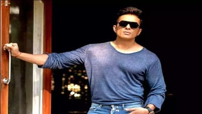 ಸಹಾಯ ಮಾಡಲು ಹಣ ಎಲ್ಲಿಂದ ಬರುತ್ತೆ ಎಂದು ಸಂಪೂರ್ಣ ಮಾಹಿತಿ ಬಹಿರಂಗ ಪಡಿಸಿದ ನಟ ಸೋನು ಸೂದ್