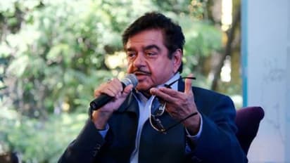 IT knowledge limited just to sending and deleting messages: Shatrughan Sinha, who is on Parliament panel on IT