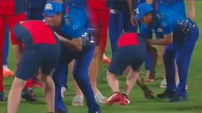 సచిన్ టెండూల్కర్ కాళ్లకు మొక్కిన జాంటీ రోడ్స్... పంజాబ్ కింగ్స్‌‌తో మ్యాచ్ తర్వాత...