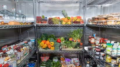 ఈ ఆహారాలు ఫ్రిడ్జ్ లో అస్సలు పెట్టకూడదు తెలుసా?