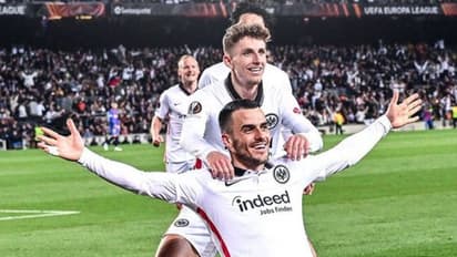 യൂറോപ്പയില് ബാഴ്സലോണയ്ക്ക് പൂട്ടിട്ട് എന്ട്രാഷ് ഫ്രാങ്ക്ഫര്ട്ട്; സെമി കാണാതെ പുറത്ത്