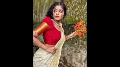 Anupama Saree Pics : పైట సర్దుకుంటూ నడుము అందాలతో కవ్విస్తున్న అనుపమా.. కేరళ కుట్టి గ్లామర్ కు రాశీ ఖన్నాఫిదా