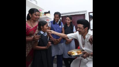 நரிக்குறவர் வீட்டிற்கு சென்றதால் நான் விளம்பர பிரியனா? எதிர்கட்சிகளுக்கு பதிலடி கொடுத்த முதலமைச்சர் ஸ்டாலின்