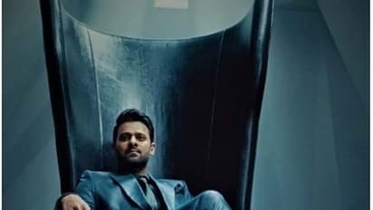 കാറിന്റെ ഗ്ലാസില് കറുത്ത ഫിലിം ഒട്ടിച്ചു; പ്രഭാസിന് പിഴ ചുമത്തി പൊലീസ്