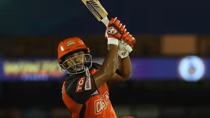 IPL 2022 ರಾಹುಲ್ ತ್ರಿಪಾಠಿ ಅಬ್ಬರ, ಮುಂಬೈ ಇಂಡಿಯನ್ಸ್ಗೆ ಬೃಹತ್ ಟಾರ್ಗೆಟ್!