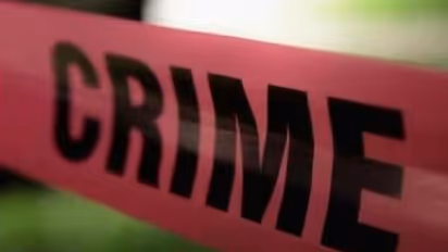 అమానుషం.. 3 గంటల పాటు భార్యను ఇంట్లో బంధించి, తీవ్రంగా కొట్టి.. చివరకు..