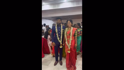 Navin - Kanmani engagement : சின்னத்திரை காதல் ஜோடி ‘நவீன்-கண்மணி’ நிச்சயதார்த்தம் முடிந்தது- வைரலாகும் photos