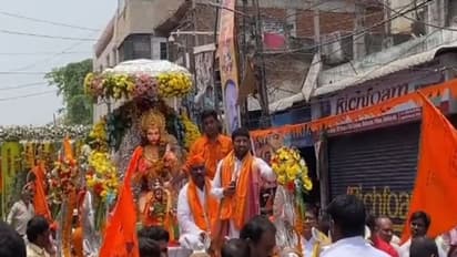 భాగ్య నగరంలో వైభవంగా హనుమాన్ శోభాయాత్ర.. ప్రత్యేక ఆకర్షణగా మహిళల బైక్ ర్యాలీ