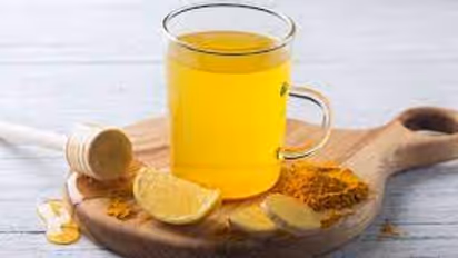 గోరువెచ్చని నీటిలో పసుపు కలుపుకుని పరగడుపున తాగితే కలిగే ప్రయోజనాలేంటో తెలుసా?