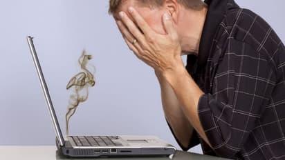 अगर आपका भी लैपटॉप होता है ज्यादा गर्म तो इन 5 बातों का रखे ध्यान, नहीं तो हो सकता है भारी नुकसान