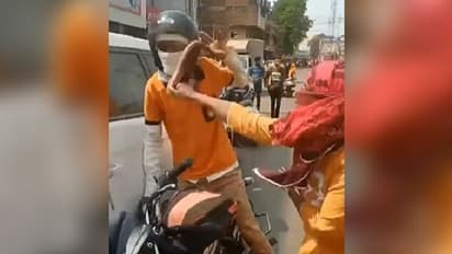 Viral Video : 'ഇത് ശരിയാണോ?'; പരസ്യമായി യുവാവിനെ ചെരുപ്പൂരി അടിക്കുന്ന യുവതി, വീഡിയോ വൈറല്