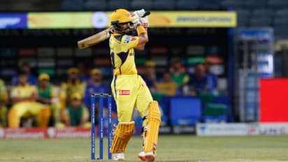 IPL 2022: గడగడలాడించిన గైక్వాడ్.. భారీ స్కోరు చేసిన చెన్నై.. గుజరాత్ లక్ష్యమెంతంటే..?