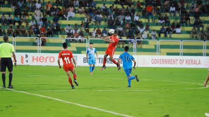 Santosh Trophy : നിലവിലെ ചാംപ്യന്മാരായ സര്‍വീസസിനെ തകര്‍ത്ത് മണിപ്പൂര്‍; കര്‍ണാടകയ്ക്ക് സമനില