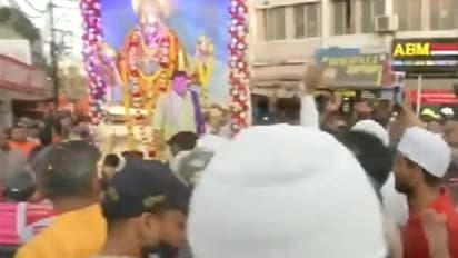 ಆಂಧ್ರ, ಡೆಹ್ರಾಡೂನ್‌ನಲ್ಲೂ  ಗಲಭೆ: ಭೋಪಾಲ್‌ನಲ್ಲಿ ಹನುಮನಿಗೆ ಹೂ ಮಳೆಗರೆದ ಮುಸ್ಲಿಮರು