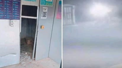 ஏடிஎம் இயந்திரத்தையே  அலேக்காக தூக்கிய மர்ம கும்பல்...! ரூ.12 லட்சம் கொள்ளை...! வங்கி அதிகாரிகள் அதிர்ச்சி ..