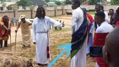 നാടകത്തിനിടെ കുഴഞ്ഞുവീണു, അഭിനയമാണെന്ന് കരുതി കാണികളനങ്ങാതെ നിന്നു, വിദ്യാർത്ഥി മരിച്ചു