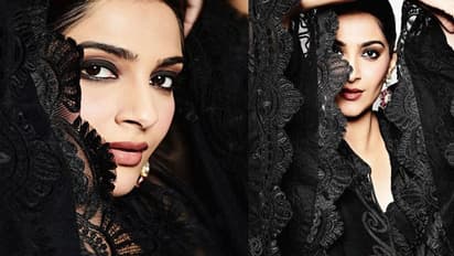  सोनम कपूर ने बेबी बंप फ्लॉन्ट करते हुए शेयर की तस्वीरें, ब्लैक ड्रेस में बेहद हसीन लगी होने वाली मम्मी