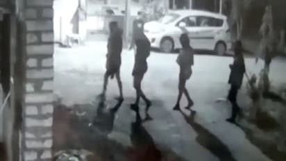 நகையும் கிடைக்கல, பணமும் கிடைக்கல.. திருட வந்த இடத்தில் கடுப்பாகி சிறுவனை குத்திய திருடர்கள் !