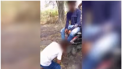 షాకింగ్ ఘటన.. దళిత బాలుడిపై అమానవీయ దాడి.. బలవంతంగా నాలుకతో పాదాలను నాకేలా..