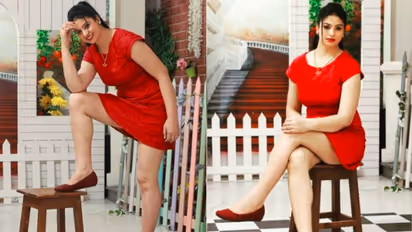 গাড়িতে-নৌকায় শুয়ে থেকে ঝোপের আড়ালে, কখনও আবার দিচ্ছেন চুমু, ফের ভাইরাল হাসিন জাহান