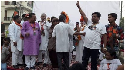 ദില്ലി ജഹാംഗിർപുരി അക്രമം: പ്രധാന പ്രതി അൻസാർ ഏത് പാർട്ടിക്കാരൻ?; തർക്കവുമായി ബിജെപിയും എഎപിയും