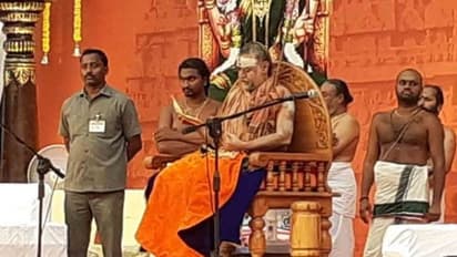 Kanchi Peetadhipathi: హైదరాబాద్ కు చేరుకున్న కంచి కామకోటి పీఠాధిపతి విజయయాత్ర