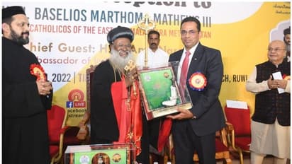 ഒമാനിലെത്തിയ മാത്യൂസ് തൃതീയന് കാതോലിക്കാ ബാവക്ക് ഇന്ത്യന് സമൂഹത്തിന്റെ ആദരവ്