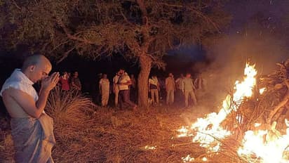 एक ही चिता पर पति-पत्नी और बेटे का अंतिम संस्कार, राजस्थान के दो गांवों में चूल्हा तक नहीं जला, हर कोई रो रहा