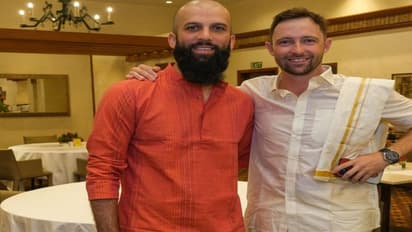 न्यूजीलैंड के इस प्लेयर को पसंद आया चेन्नई का ट्रेडिशनल ड्रेस, पार्टी में इस अंदाज में दिखी माही और CSK की टीम