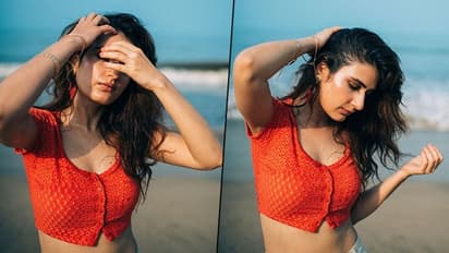 Aamir Khan's Dangal co-star Fatima Sana Shaikh enjoying the wind breeze on the beachside