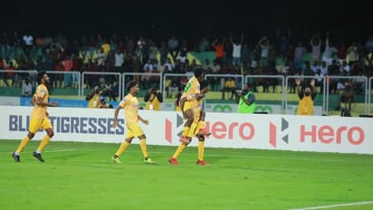 Santosh Trophy: പെനല്‍റ്റി നഷ്ടം, കേരളത്തെ സമനിലയിൽ പൂട്ടി മേഘാലയ, സെമി ഉറപ്പിക്കാന്‍ കാത്തിരിപ്പ്