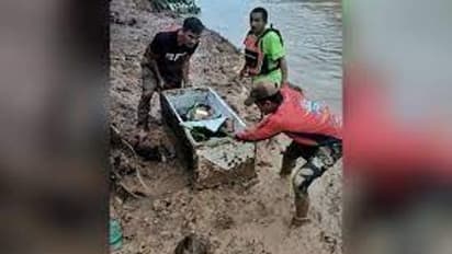 திடீரென்று தாக்கிய நிலச்சரிவு.. பிரிட்ஜில் 20 மணி நேரம் சுருண்டு கிடந்த சிறுவன்.. இறுதியில் என்ன ஆச்சு..?