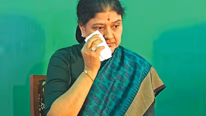 சசிகலாவின் ரூ.15 கோடி மதிப்பிலான சொத்து முடக்கம்..! அதிரடி நடவடிக்கை எடுத்த வருமான வரித்துறை