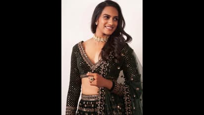 ముదురాకుపచ్చ లెహెంగాలో మెరిసిపోతున్న పి.వి.సింధు.. రేటు ఎంతో తెలుసా??