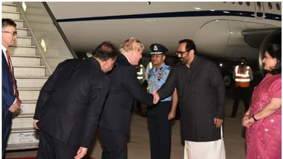 యూకే పీఎం బోరిస్ జాన్సన్కు స్వాగతం పలికిన కేంద్రమంత్రి రాజీవ్ చంద్రశేఖర్